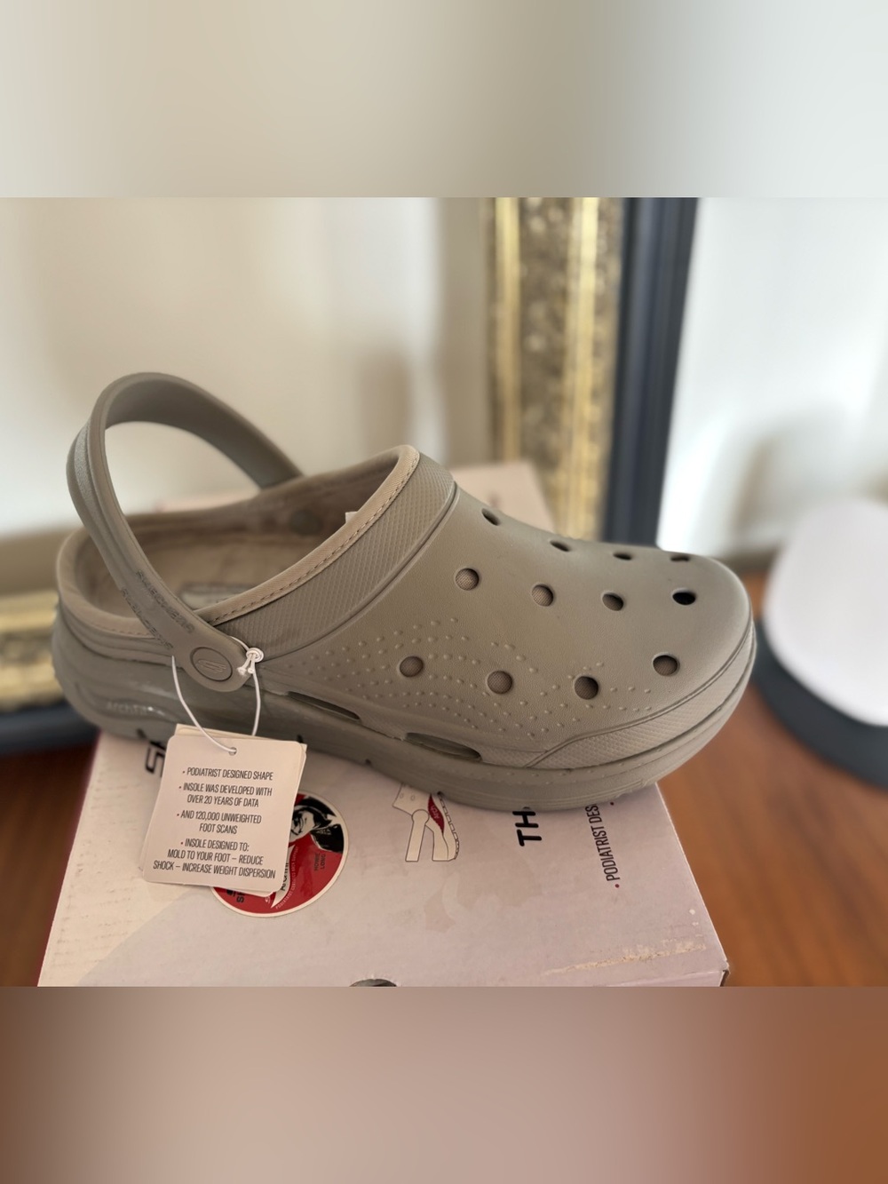 Skechers Arch Fit Chillaxing Gray Clogs Shoes NEW in Box – Men’s Sizes 7 & 14